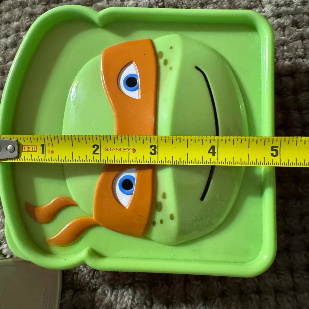 EVRI 2015 Teenage mutant ninja turtle sandwich holder. Sandwich container